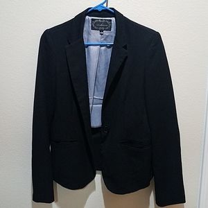 Black blazer by Ambiance